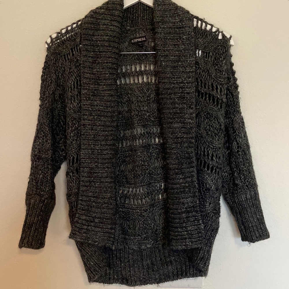 EXPRESS CABLE KNIT SWEATER GRAY